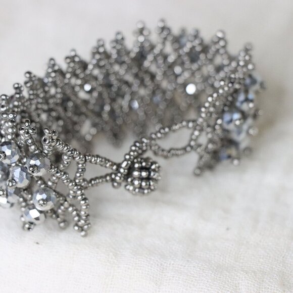 Silver beaded fashion bracelet high quality cuff back loop clasp - Picture 4 of 4